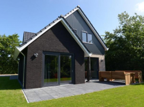 Beautiful villa between Den Burg and the Koog